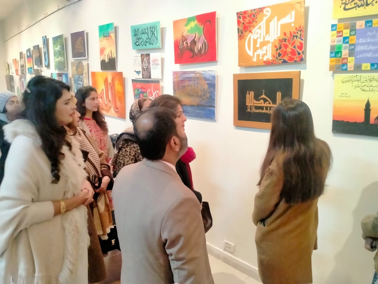 Certificate Distribution Ceremony of Painting Exhibition
